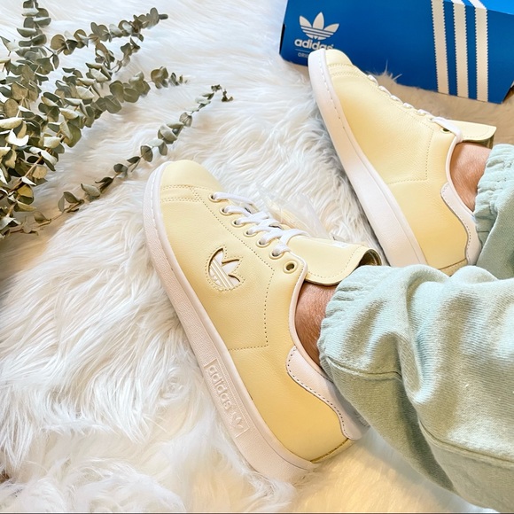 adidas Shoes - Adidas Originals STAN SMITH TREFOIL SHOES